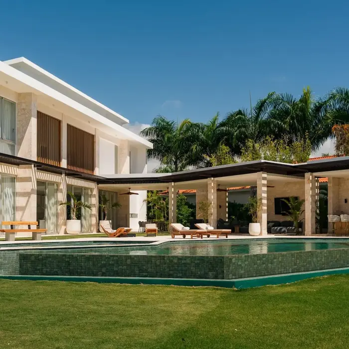 Modern 6 BDR Golf Front Villa in Luxury Beach Resort w Pool and Heated Jacuzziz