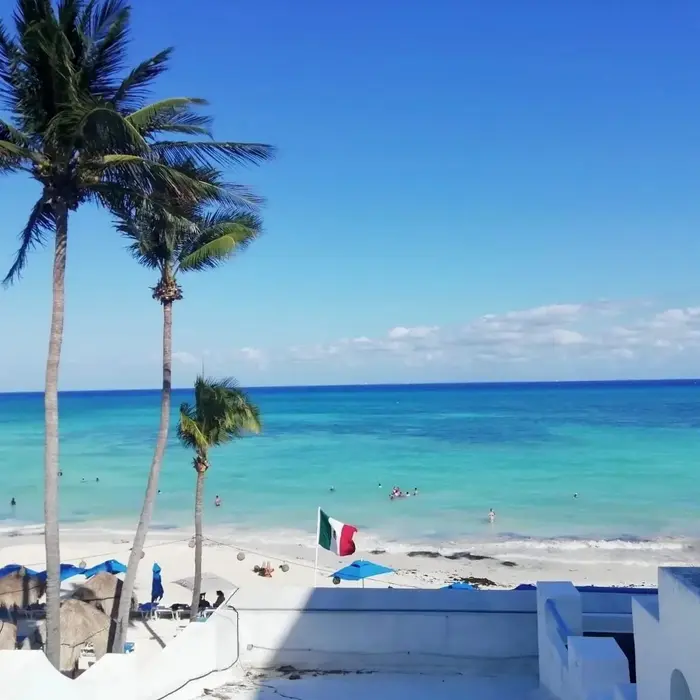 Pelicano Inn Playa del Carmen - Beachfront Hotel