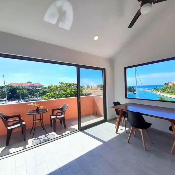 Penthouse, Ocean & Marina vws, Great 4 Remote Work