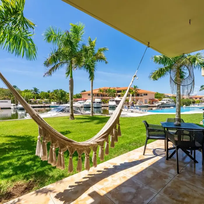 Luxury Ground Floor MarinaView-Pool-Gym-Paddleboard