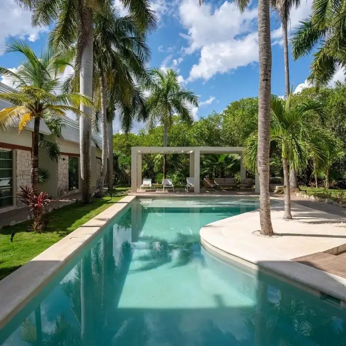 Casa Coral - 2BR - Tropical Hideout with Pool