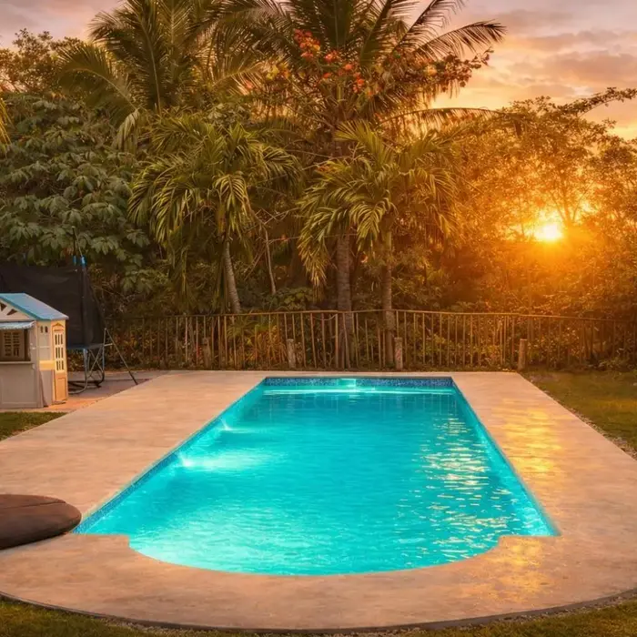 Green Oasis private pool and cinema