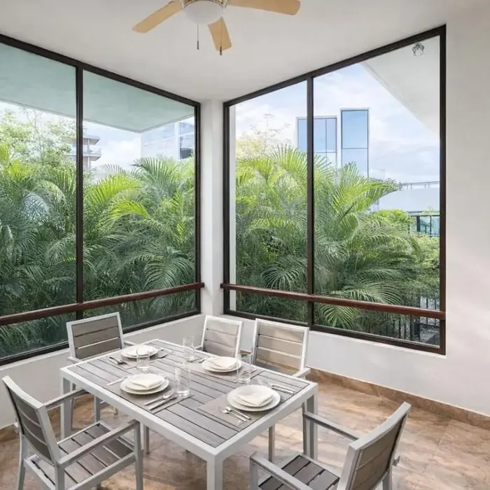 2 pools and beach club 10 minutes away - Chaká Condo