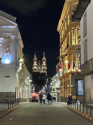 画像 - 3-Day Quito Express – City Escape, French-speaking guide