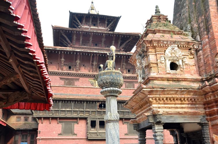 画像 - Spirit of Nepal: Heritage, Wildlife & Mountain Beauty, French-speaking guide, Private Tour