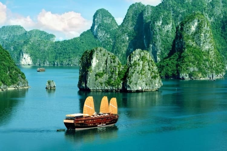 Slika - Classic Vietnam - From North to South & Transfer to Saigon - Departure on Monday