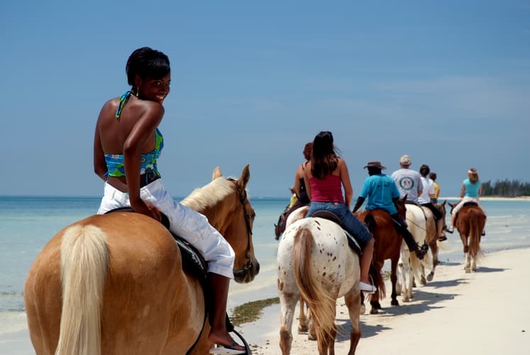 Imagen - Horseback in the Bahamas: Nassau & Harbour Island
