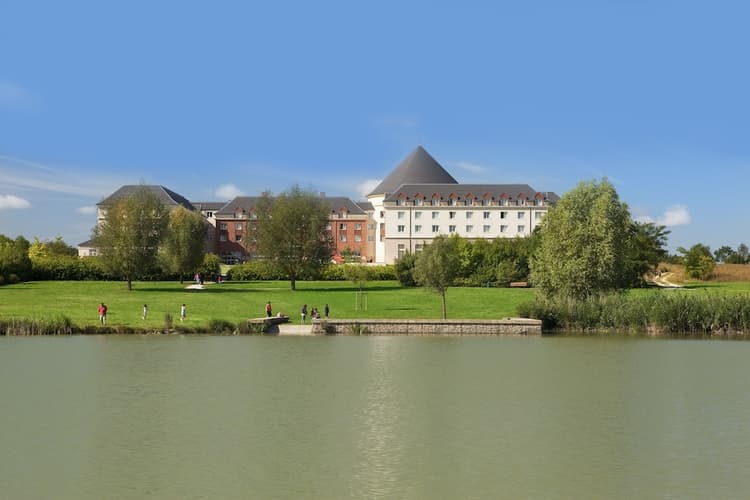 Image - Magic Circus Hotel