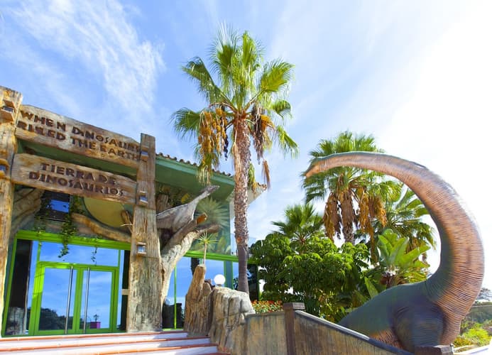 Imagen - Chollazo, Marbella 3*, con Media Pensión, Bebidas Incluidas, 7 días desde 263€