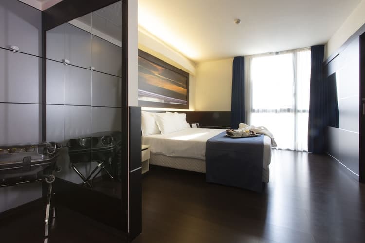 Bild - 9 N Le Robinie