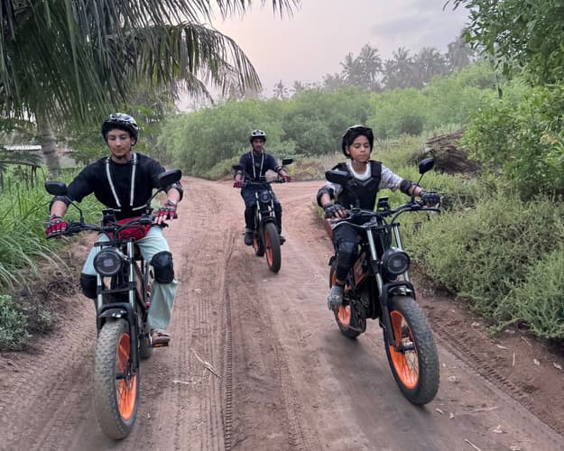 Image - Farm & Beach Adventure E-Bike Tour