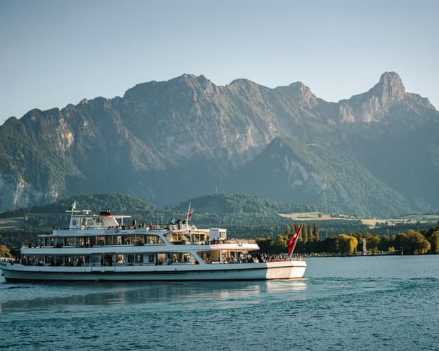 Image - Noël by the Lake – Geneva & Montreux with Swiss Travel Pass | 3 Nights