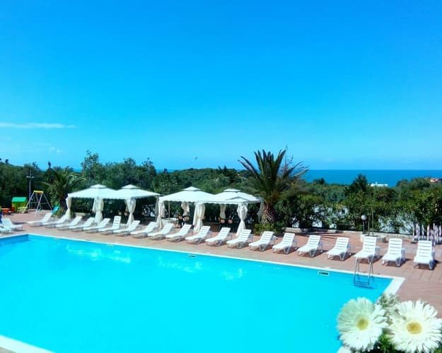 Образ - Hotel Club Bellavista 3* Mezza Pensione LUGLIO 3 persone