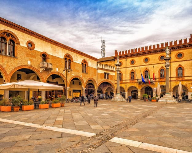 Immagine - Ravenna: mosaici e Mirabilandia