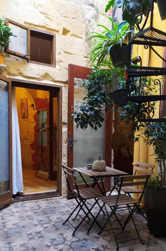 Immagine - Fusion Homestay Accommodation con volo ed esperienza in parasailing, Malta 