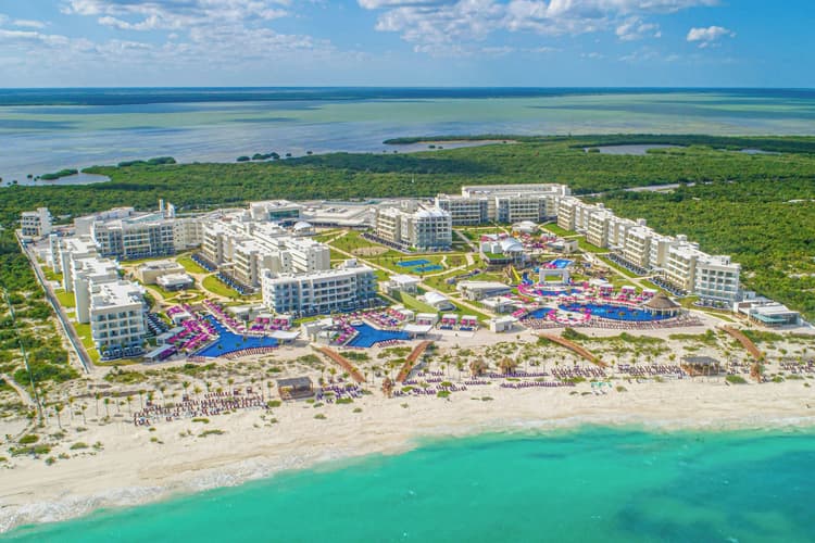 Imagen - Dom 18 Abr 27 - COR / CUN + Hoteles en Costa Mujeres