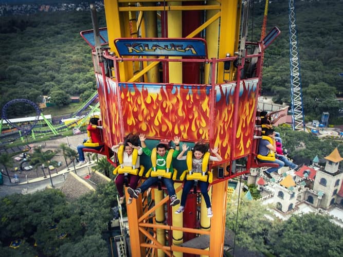 Image - Descubre el Parque SIX FLAGS en Ciudad de México