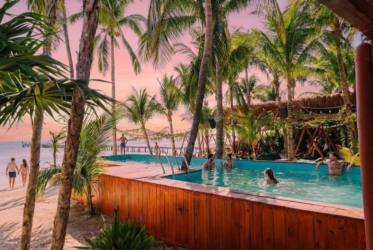 Imagen - 🌴VERANO EN ISLA MUJERES PARA JOVENES-  MAYAN MONKEY HAB PRIV - DBL- CRUCE FERRY-TOUR LANCHA DE CRISTAL 
