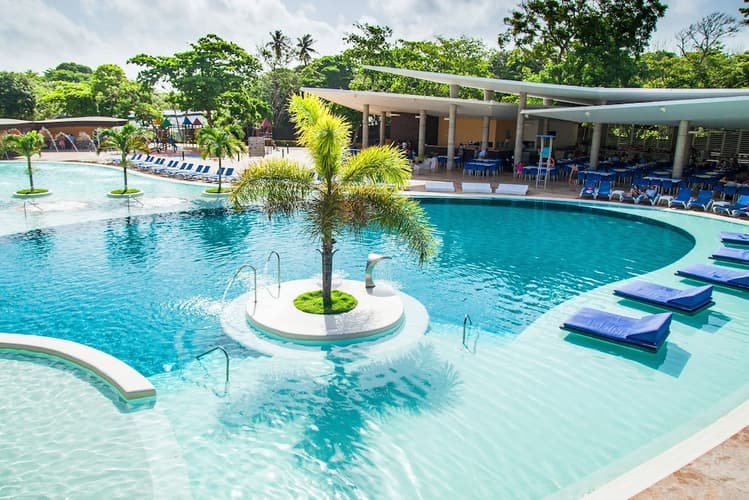 Image - San Andres, 2 ADT + 1 CHD + 1 INF