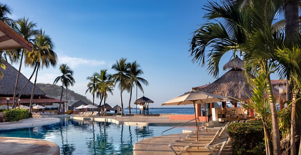 Image - PUENTE DE LA REVOLUCION EN HOLIDAY INN IXTAPA- 2 AD Y 2MNR- T.INCL-TOUR SNORKEL paga hasta con 6 MSI