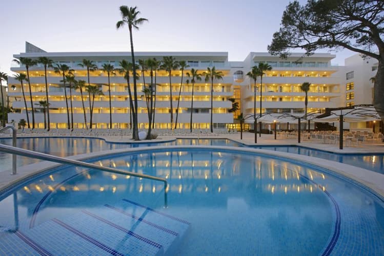 Beeld - Iberostar Waves Cristina 