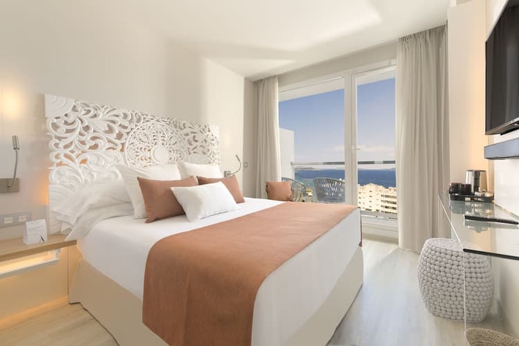 Imagem - 8 Days. 4N IBIZA 4* (BB) | 3N BARCELONA 4* (BO)