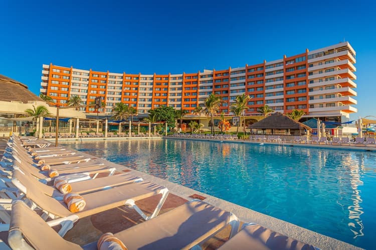 Imagen - VERANO 2027 | Crown Paradise Resorts