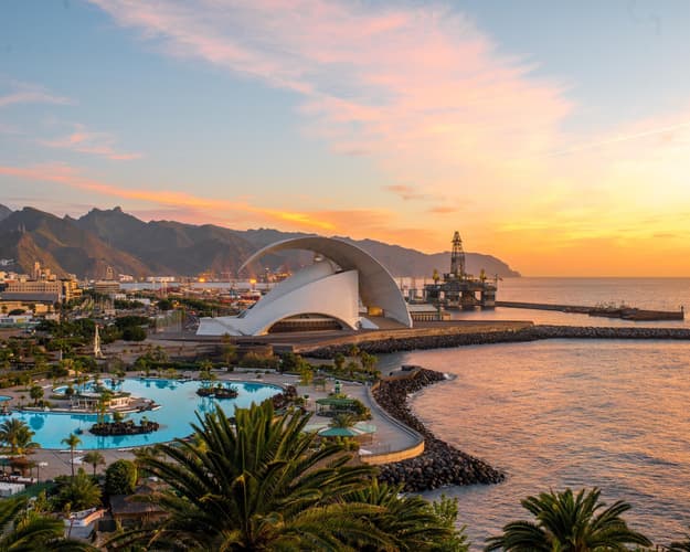 Imagem -  8 Days. 4N TENERIFE 5* (BB) | 3N BARCELONA 5* (BO)
