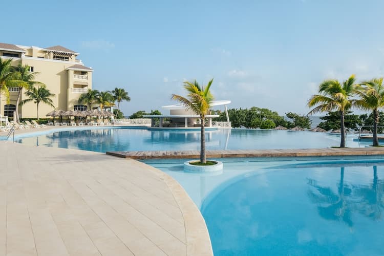 Image - 10N Iberostar Rose Hall Beach + 4GF