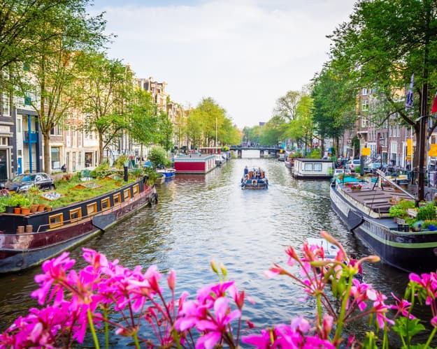 Bild - Amsterdam, The Netherlands from Dubai