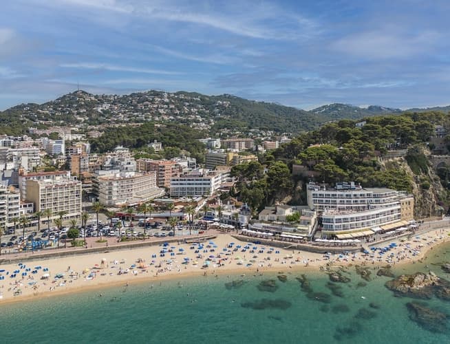 Image -  Costa Brava, vera spanjolle qe nis me Barcelonen dhe vazhdon buze detit