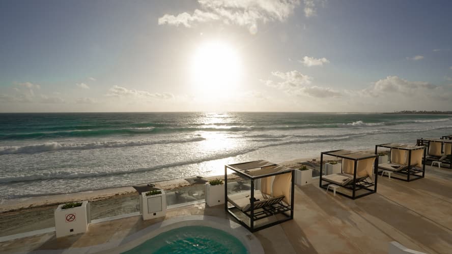 Imagen - Dom 18 Abr 27 - COR / CUN + Hoteles en Cancún