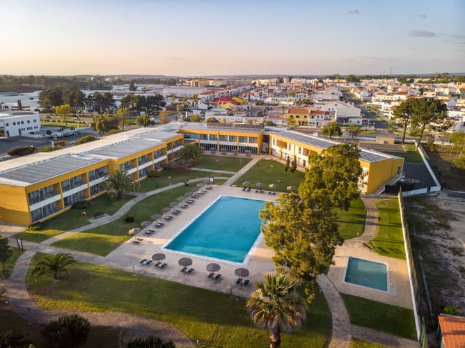 Irudia - Vila Nova Sto. André - Feriado Outubro - Hotel 4*