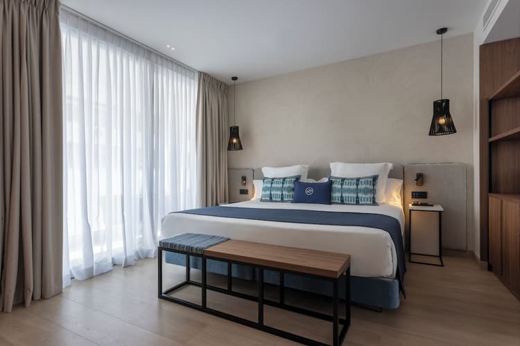Beeld - 8 Days. 4N MARBELLA 4* (BO) | 3N BARCELONA 4* (BO)