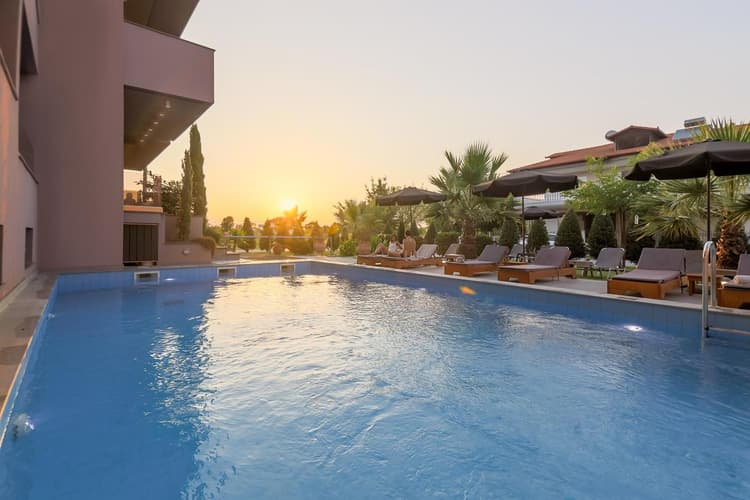 Image - Paralia summer offer