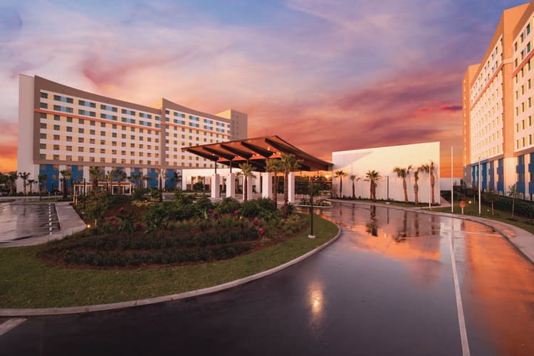 Image - Alojamiento en Universal Endless Summer Resort - Dockside Inn and Suites 