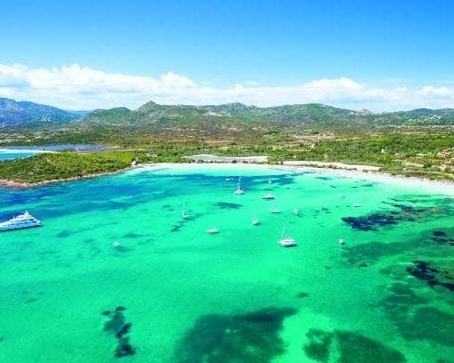 Immagine - A picco sul verde smeraldo della Sardegna (traghetto incl.)