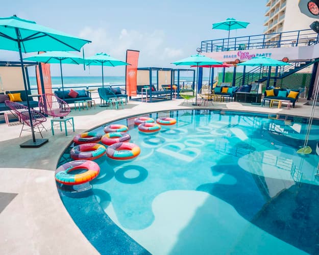 Image - Beach Club Cancún - Entrada Solo Mujeres