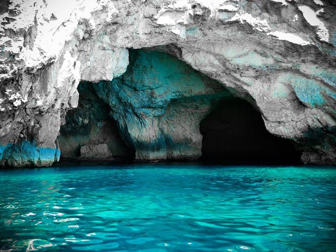 Immagine - Grotta Azzurra e mercato al villaggio di Marsaxlokk, Malta