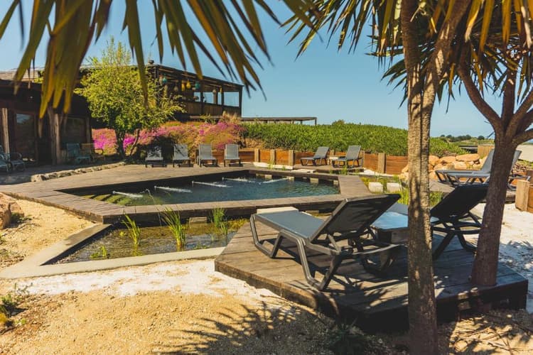 Image - Hotel Cuarzo Lodge, Pichilemu