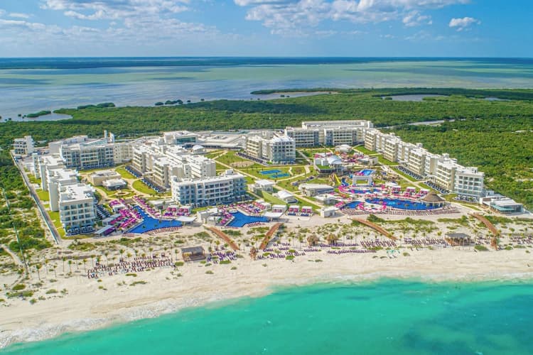Image - Costa Mujeres | Planet Hollywood Cancun by Royalton 4* Sup