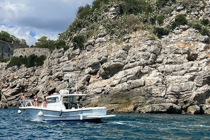 Image - Escursione in barca a Gaeta con sosta bagno e snorkeling 2 ORE