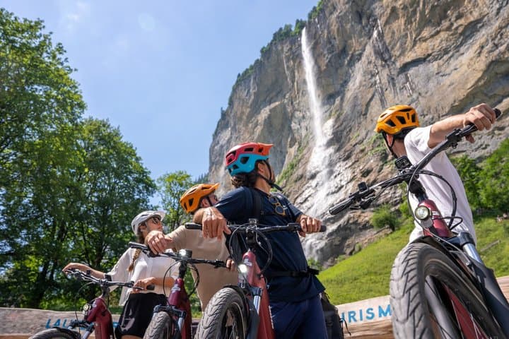 Image - E-Bike Tour to the Lauterbrunnen Waterfalls