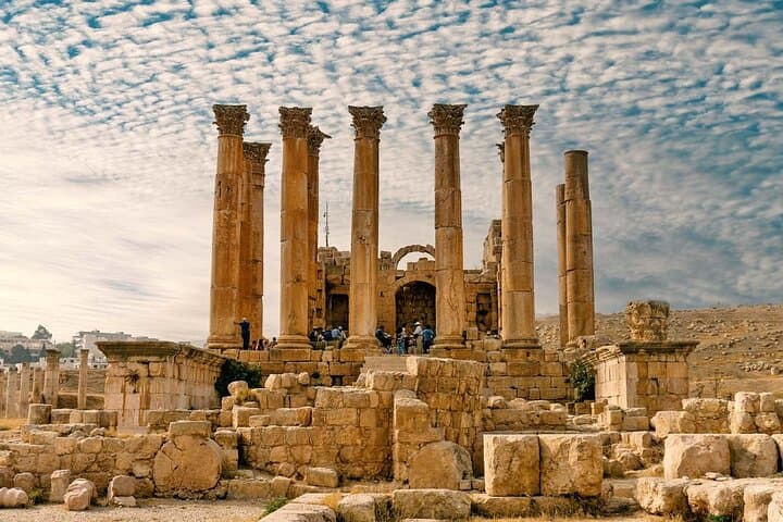 Immagine - Zbuloni Rrenojat Antike te Efesit dhe Thesaret Historike