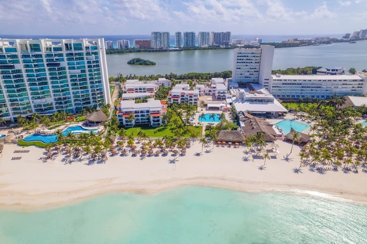 Immagine - CANCUN HOTEL FRENTE AL MAR CON DESAYUNOS PARA 2- CATAMARAN ISLA MUJERES Y XOCHIMILCO CON CENA Y BEBIDAS
