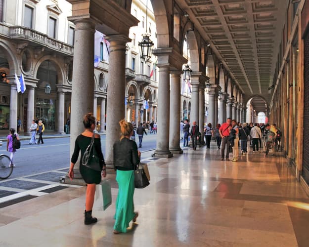 Bild - Barcelona - Turin, 3 days - From Larnaca 