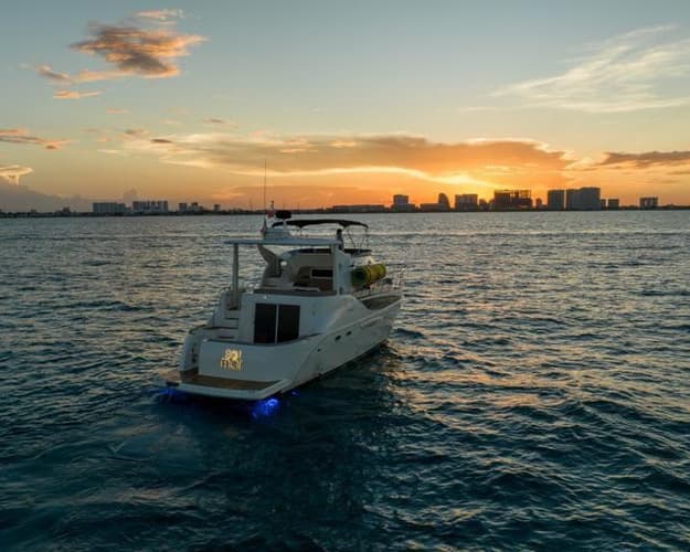 Imagem - PASEO EN YATE PRIVADO - FLYBRIDGE M - HASTA 15 PERSONAS