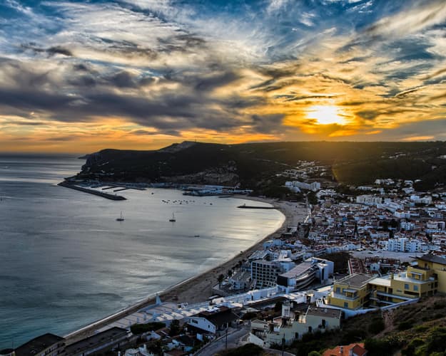 Irudia - Sesimbra - Feriado de Outubro - Hotel 4*