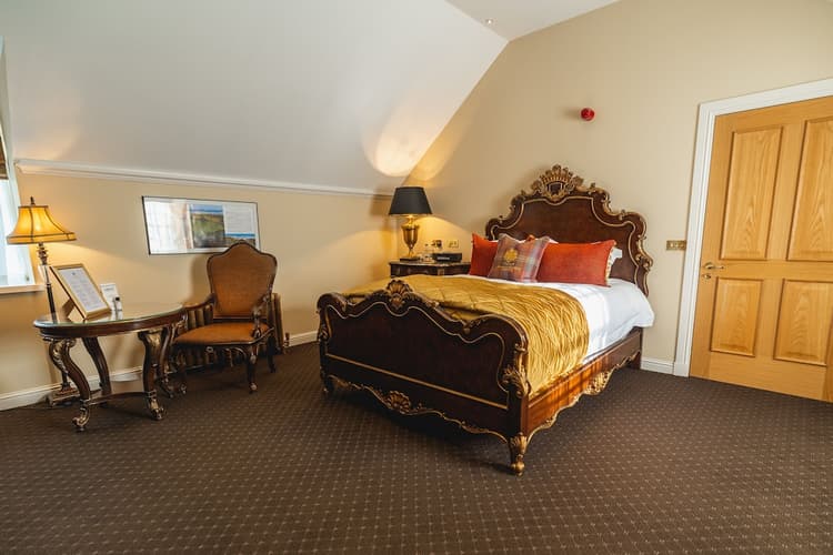 Image - 2N Trump Macleod House & Lodge  + 2GF + dinners
