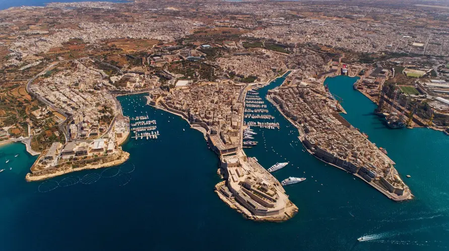 Şəkil - Malta Sightseeing - Hotel Deluxe